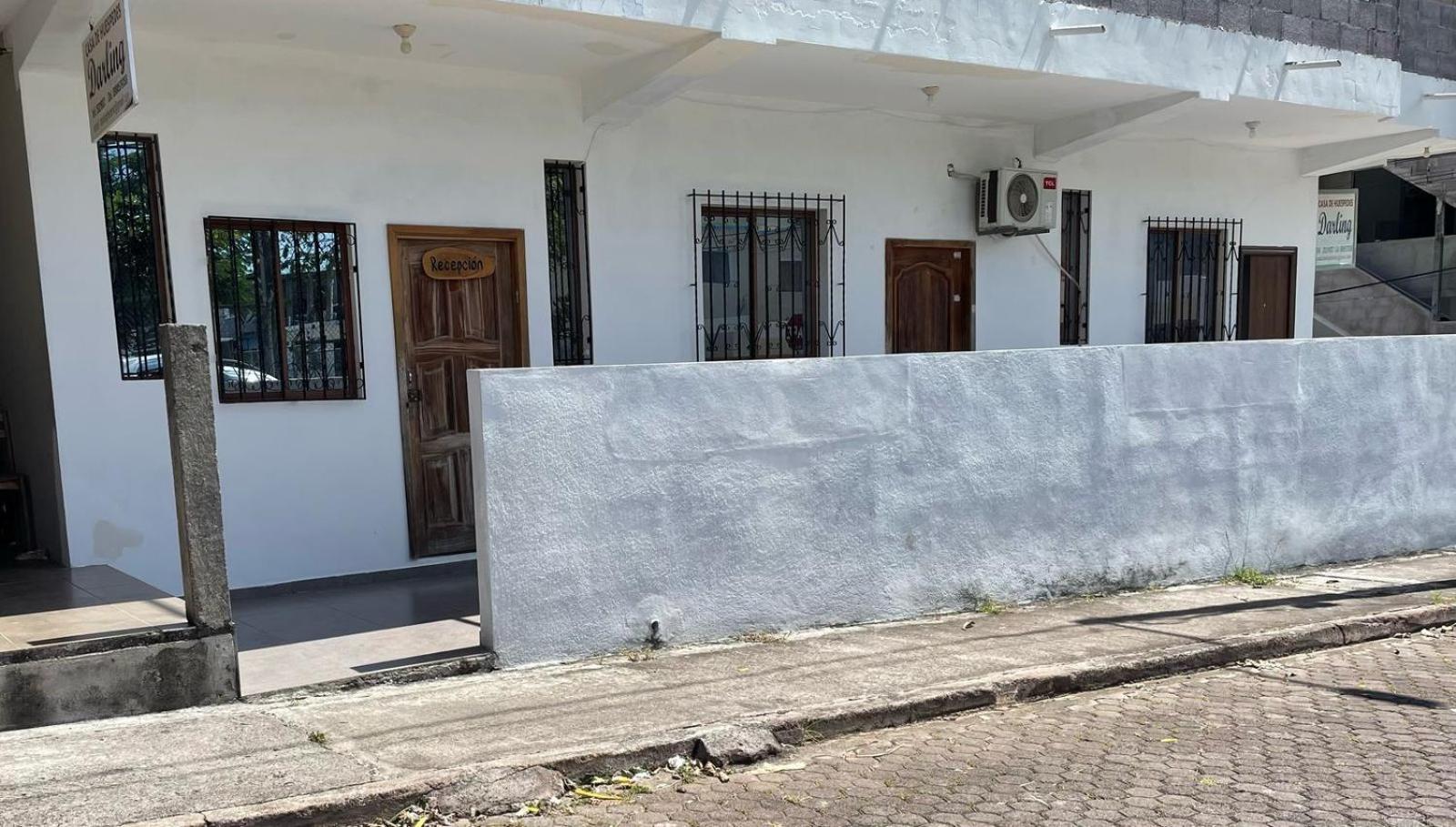 Casa De Huespedes "Darling" Puerto Baquerizo Moreno Exterior foto